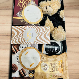 Graduation Forward Hamper - Tastebuds