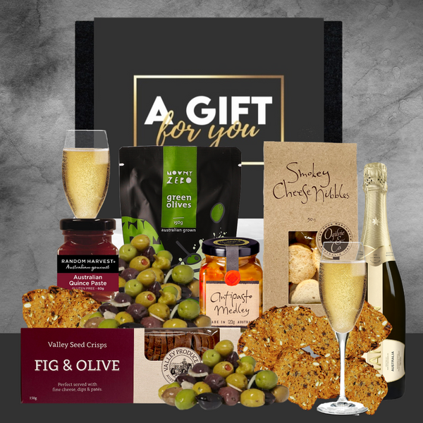 snack hamper with wine - Tastebuds