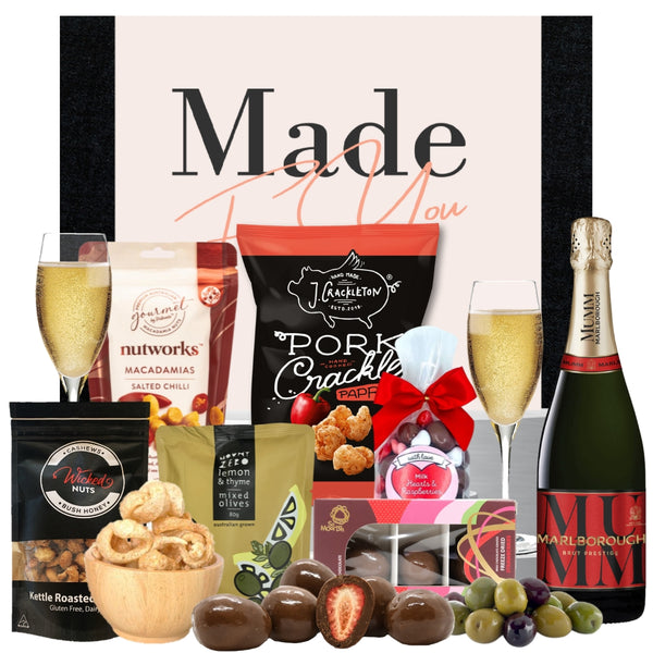 Mumm Brut Prestige Hamper