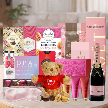 Moet Rose Luxury Valentines Hamper