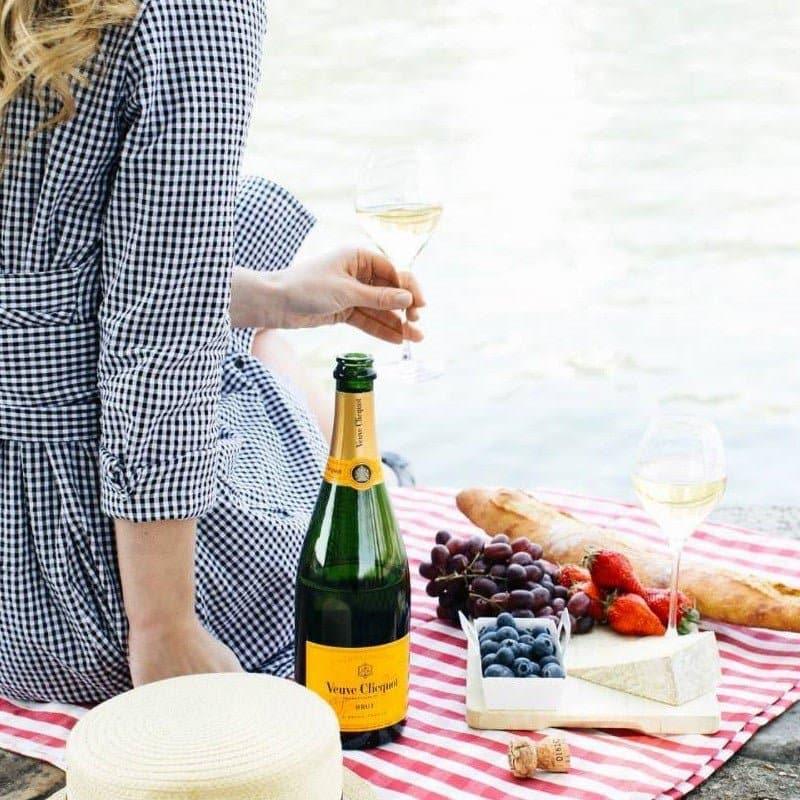 Luxury Veuve & Whiskey Christmas Hamper - Tastebuds